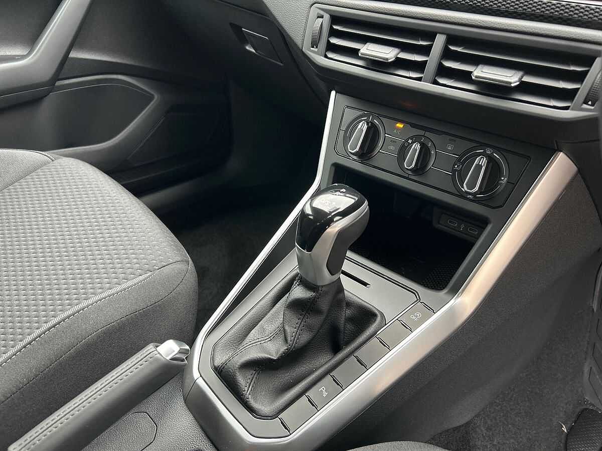 Volkswagen Polo 1.0 TSI (95ps) Match DSG + PARKING SENSORS