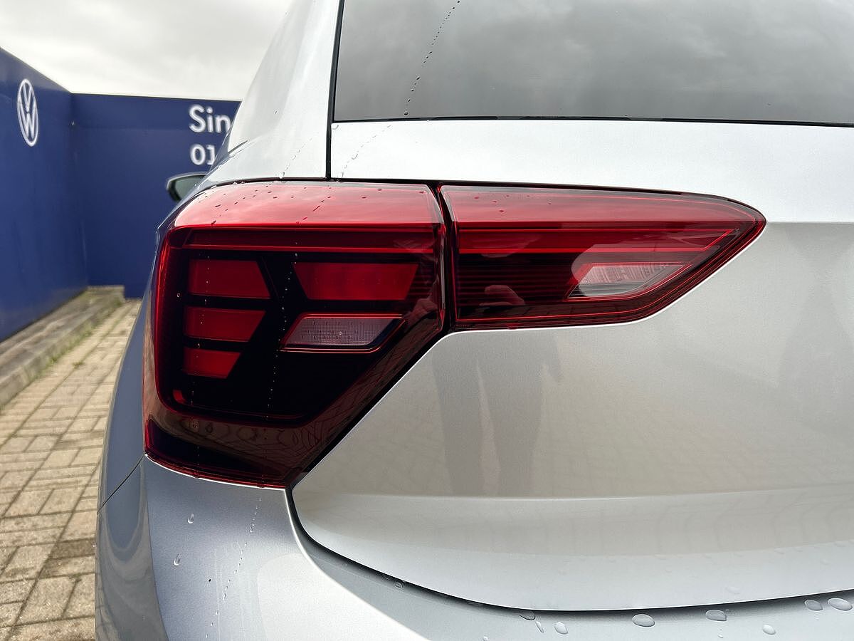 Volkswagen Polo 1.0 TSI (95ps) Match DSG + PARKING SENSORS