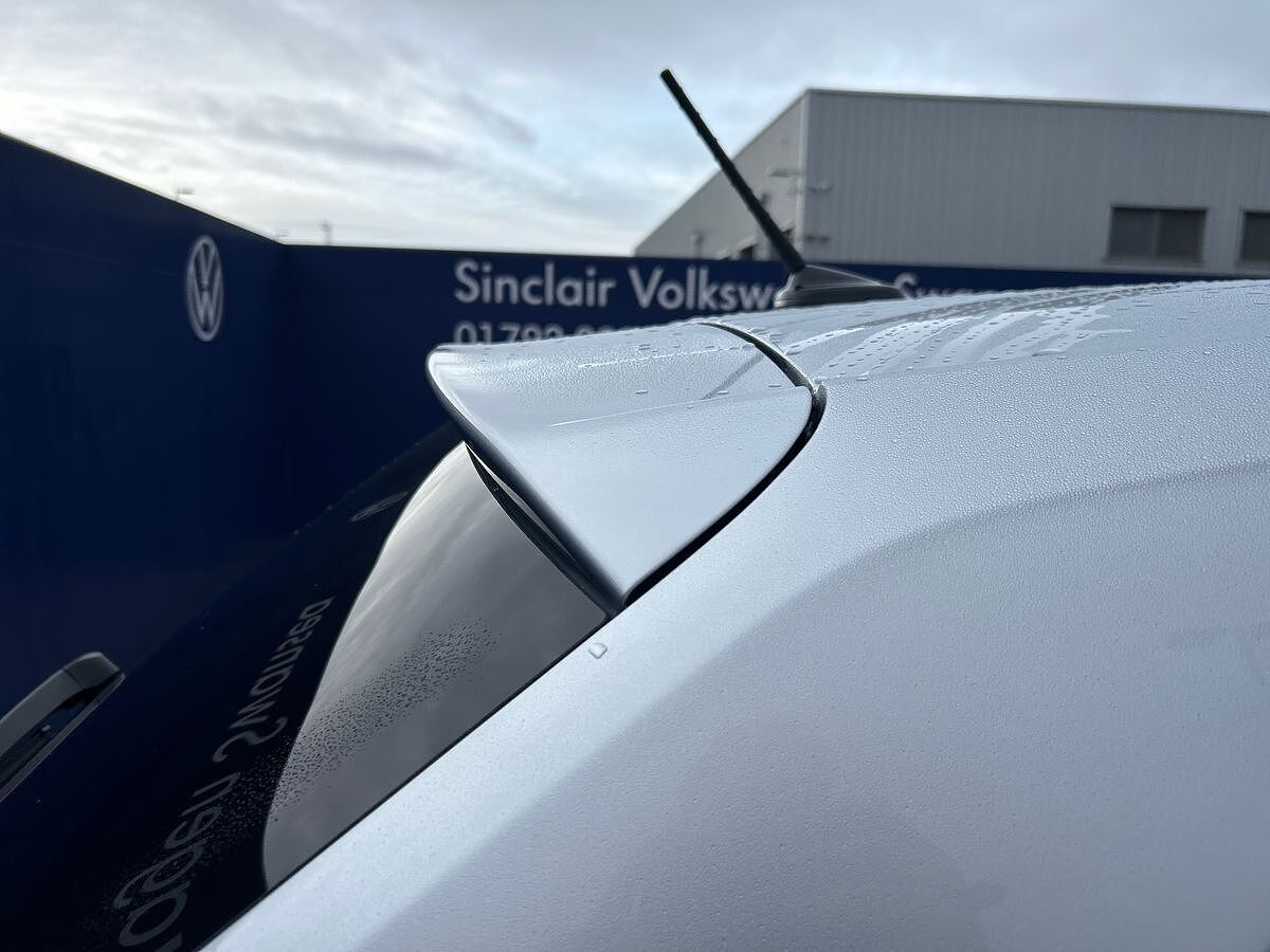 Volkswagen Polo 1.0 TSI (95ps) Match DSG + PARKING SENSORS