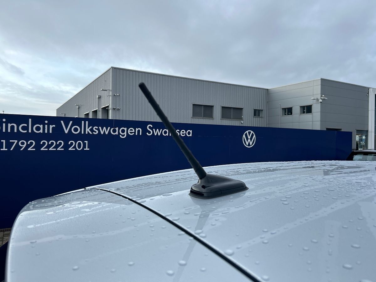 Volkswagen Polo 1.0 TSI (95ps) Match DSG + PARKING SENSORS