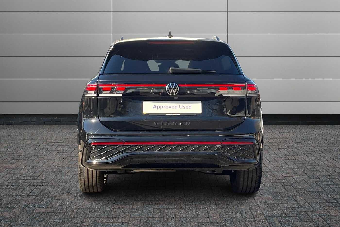 Volkswagen Tiguan 2.0 TDI R-Line SUV 5dr Diesel DSG Euro 6 (s/s) (150 ps)