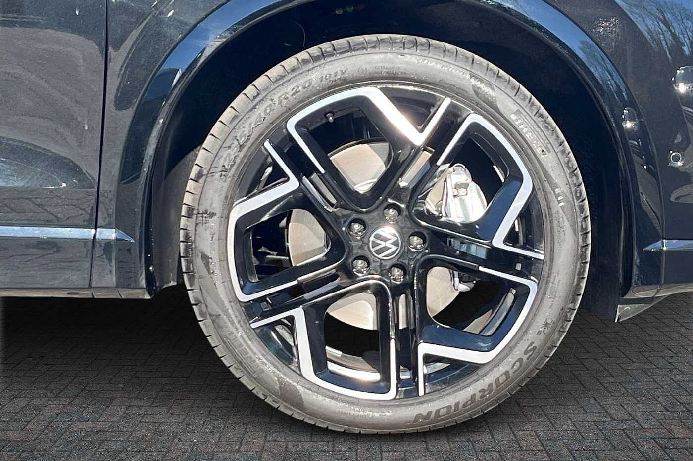 Volkswagen Tiguan 2.0 TDI R-Line SUV 5dr Diesel DSG Euro 6 (s/s) (150 ps)