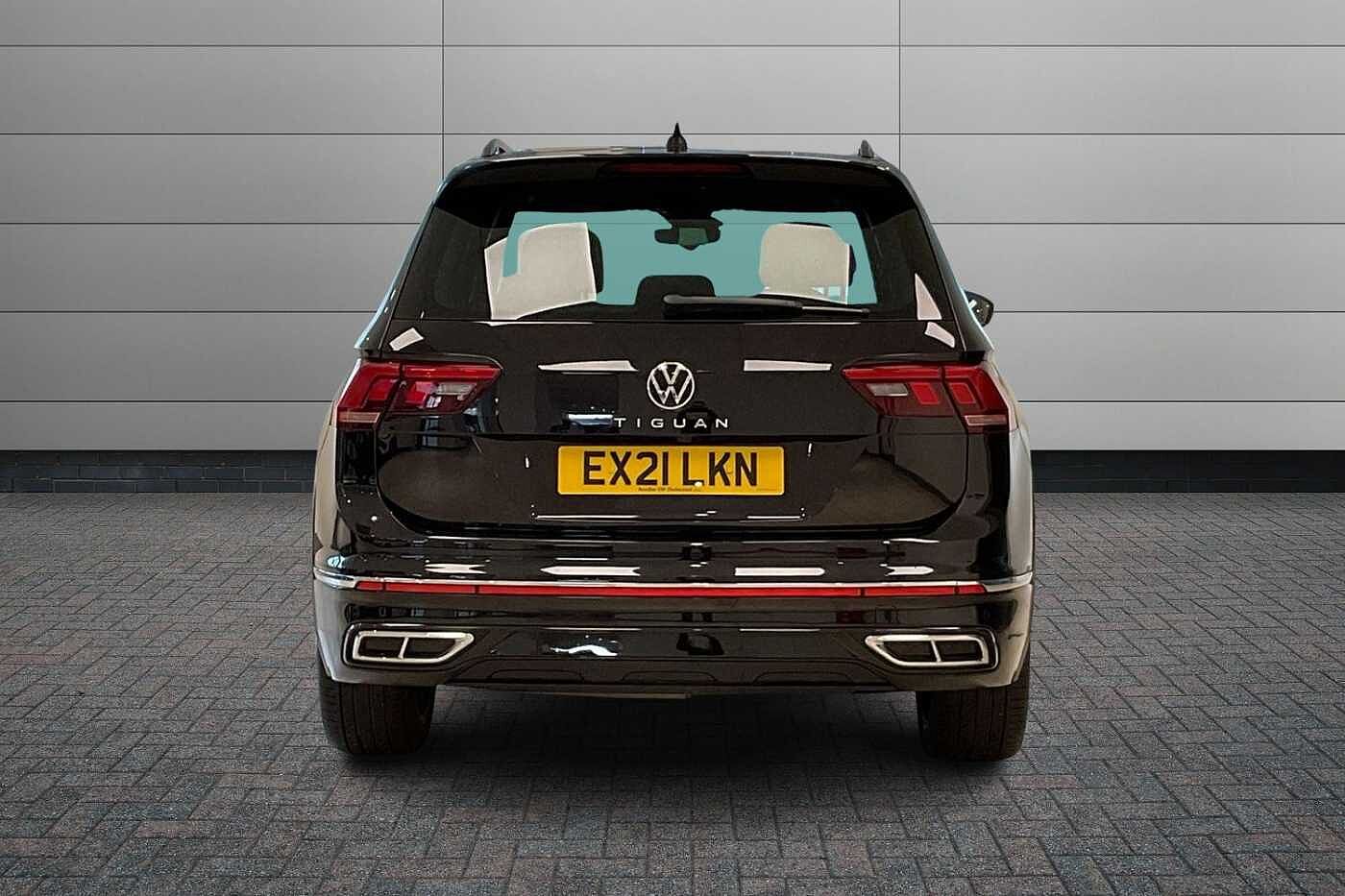 Volkswagen Tiguan 2.0 TDI R-Line SUV 5dr Diesel DSG Euro 6 (s/s) (150 ps)