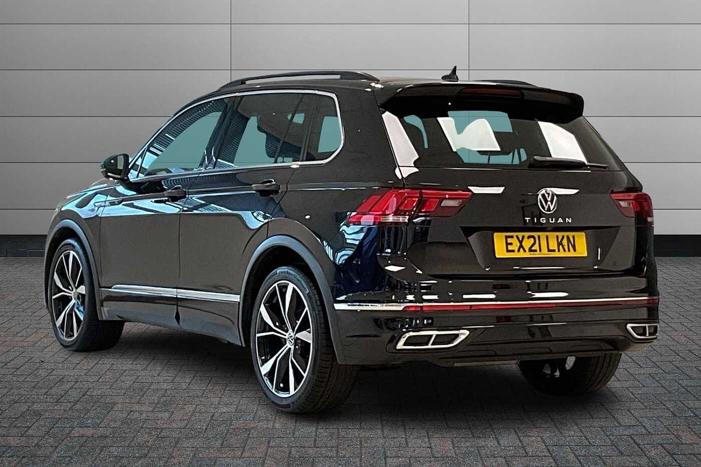 Volkswagen Tiguan 2.0 TDI R-Line SUV 5dr Diesel DSG Euro 6 (s/s) (150 ps)