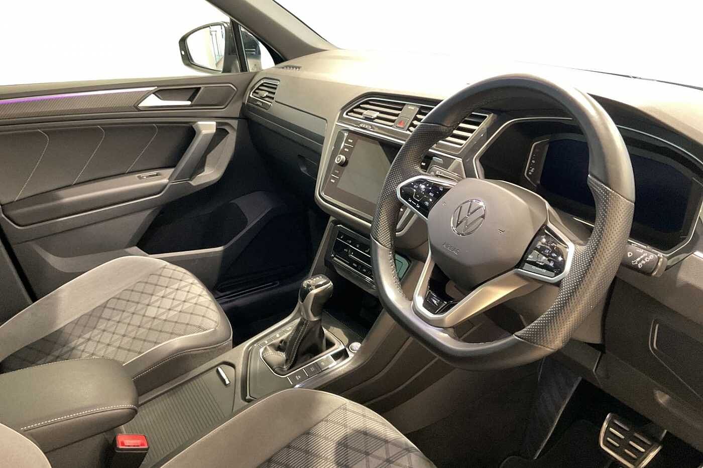 Volkswagen Tiguan 2.0 TDI R-Line SUV 5dr Diesel DSG Euro 6 (s/s) (150 ps)