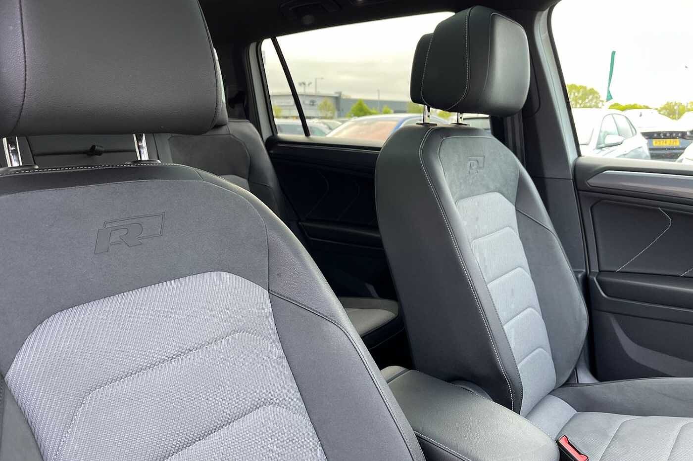 Volkswagen Tiguan Allspace 1.5 TSI EVO R-Line Tech SUV 5dr Petrol DSG 150 ps - PANORAMIC SUNROOF,HEATED SEA