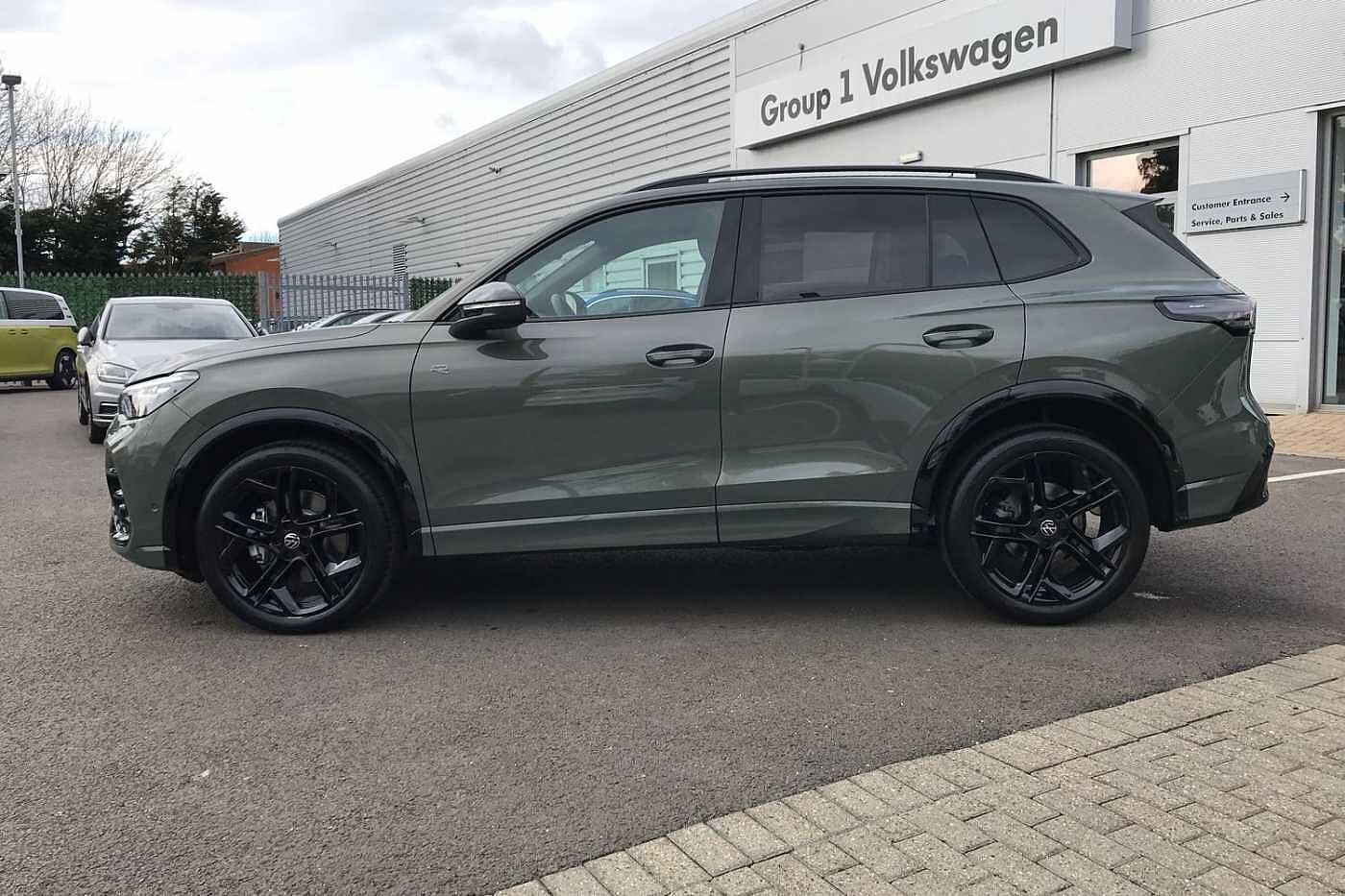 Volkswagen Tiguan 2.0 TDI R-Line SUV 5dr Diesel DSG Euro 6 (s/s) (150 ps)